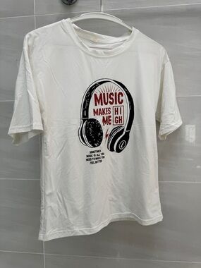 White Headphones Graphic Tee - Unbranded